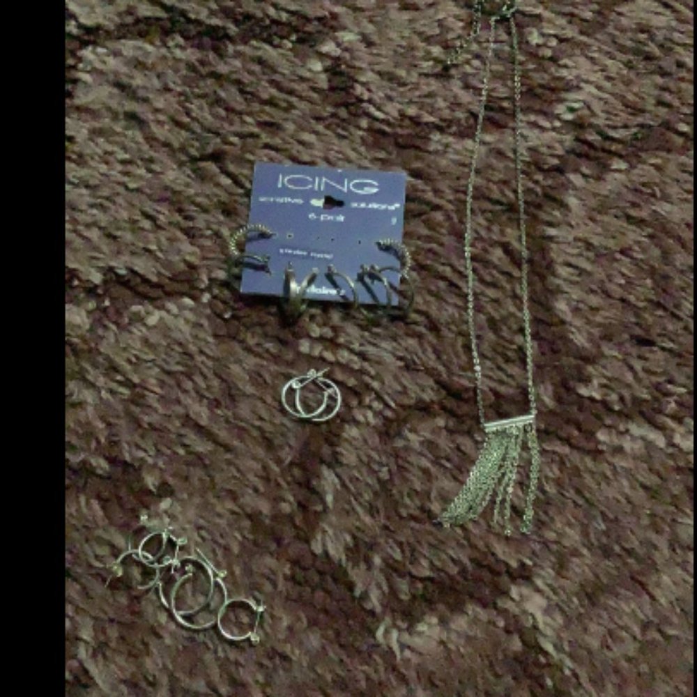 Silvertone Jewelry Earring and Necklace Lot
